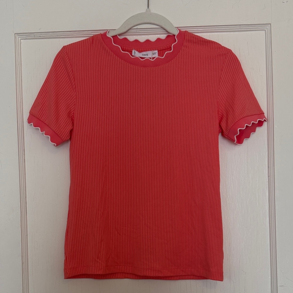 Mango Coral Ribbed Short Sleeve Tee with Contrast Scallop Trim